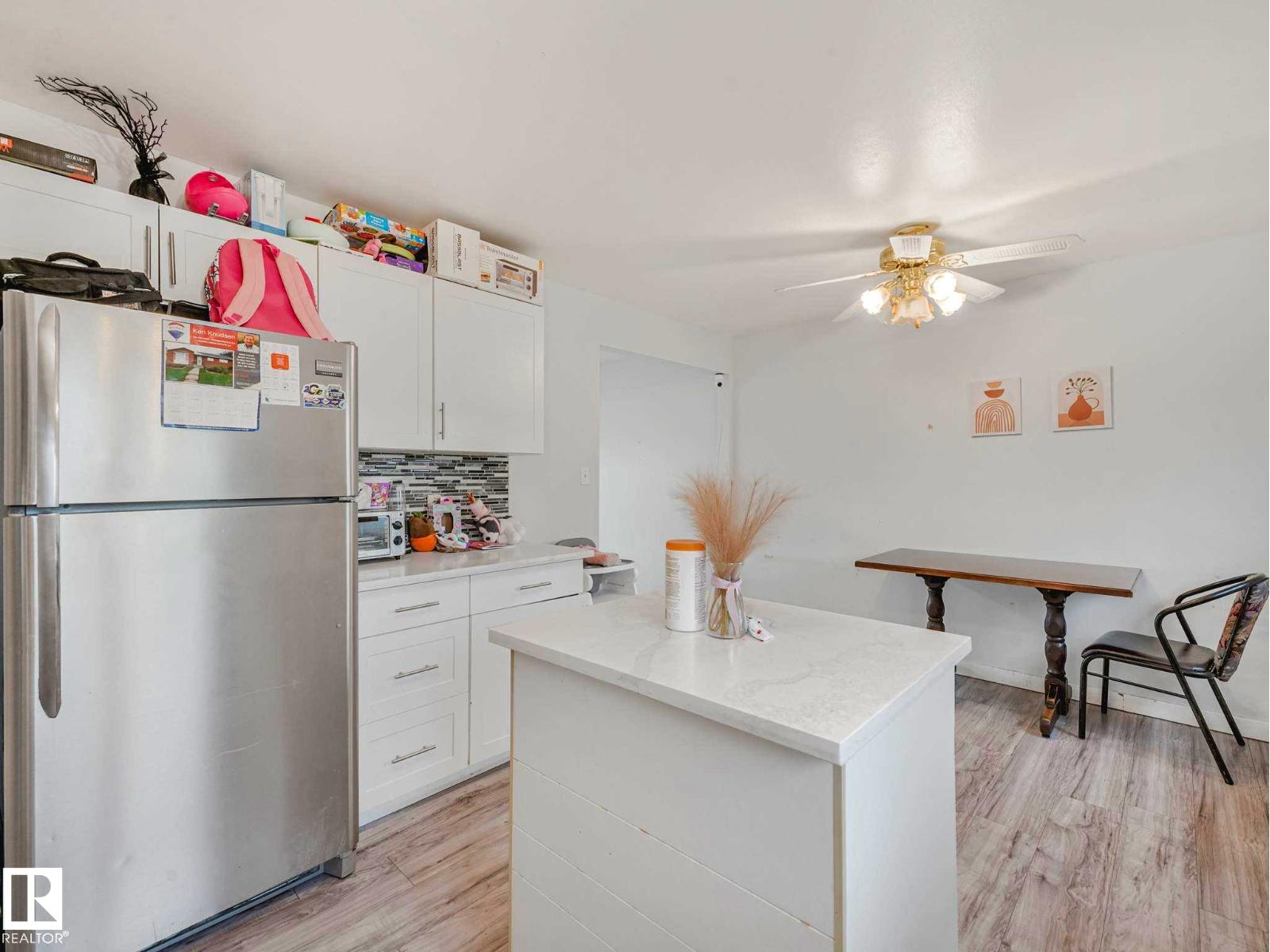 9528 151 AV NW - 19