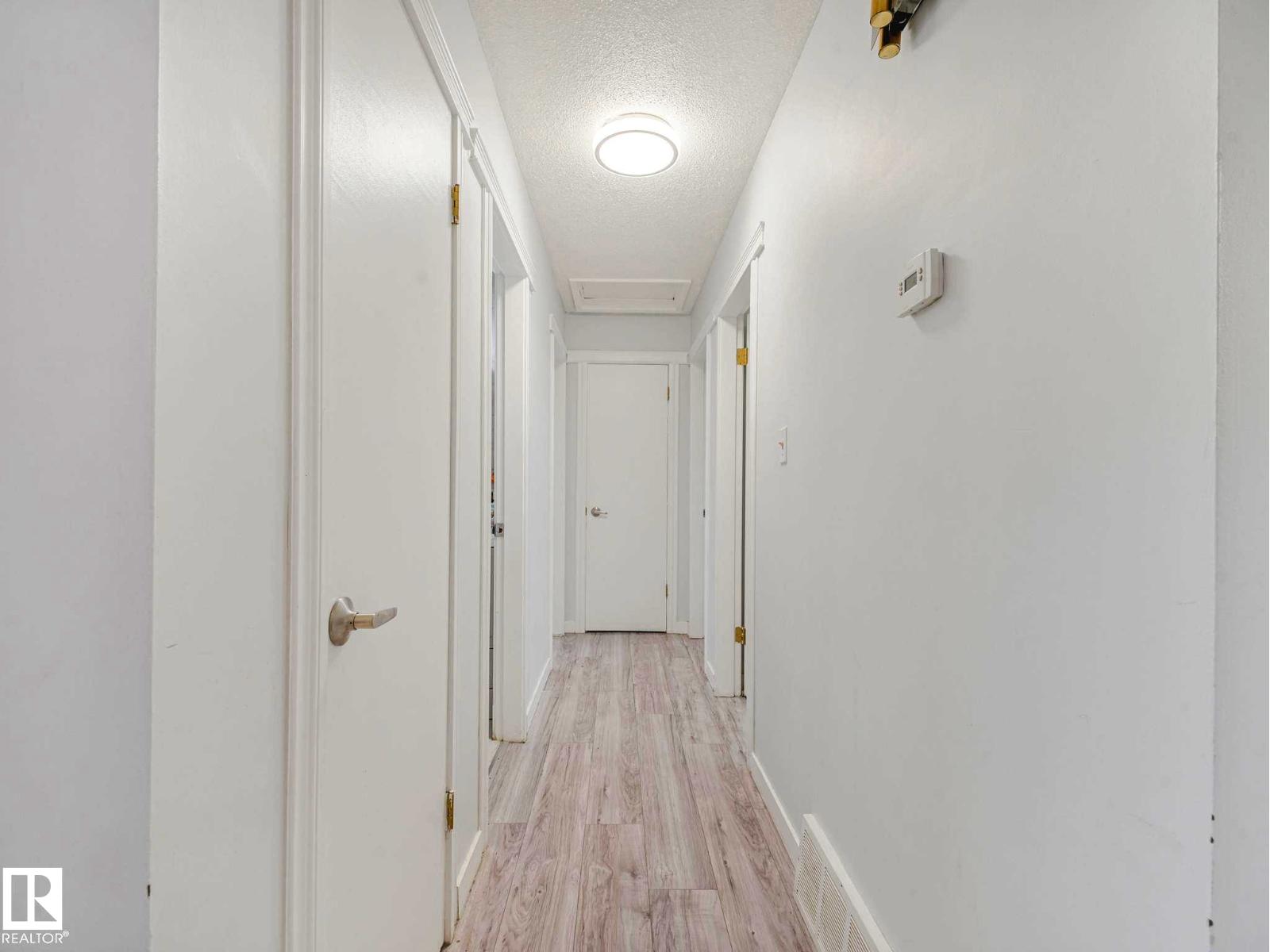 9528 151 AV NW - 24
