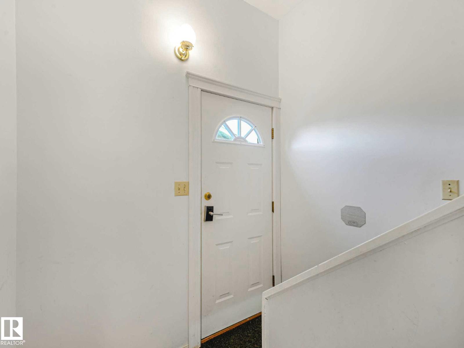 9528 151 AV NW - 33