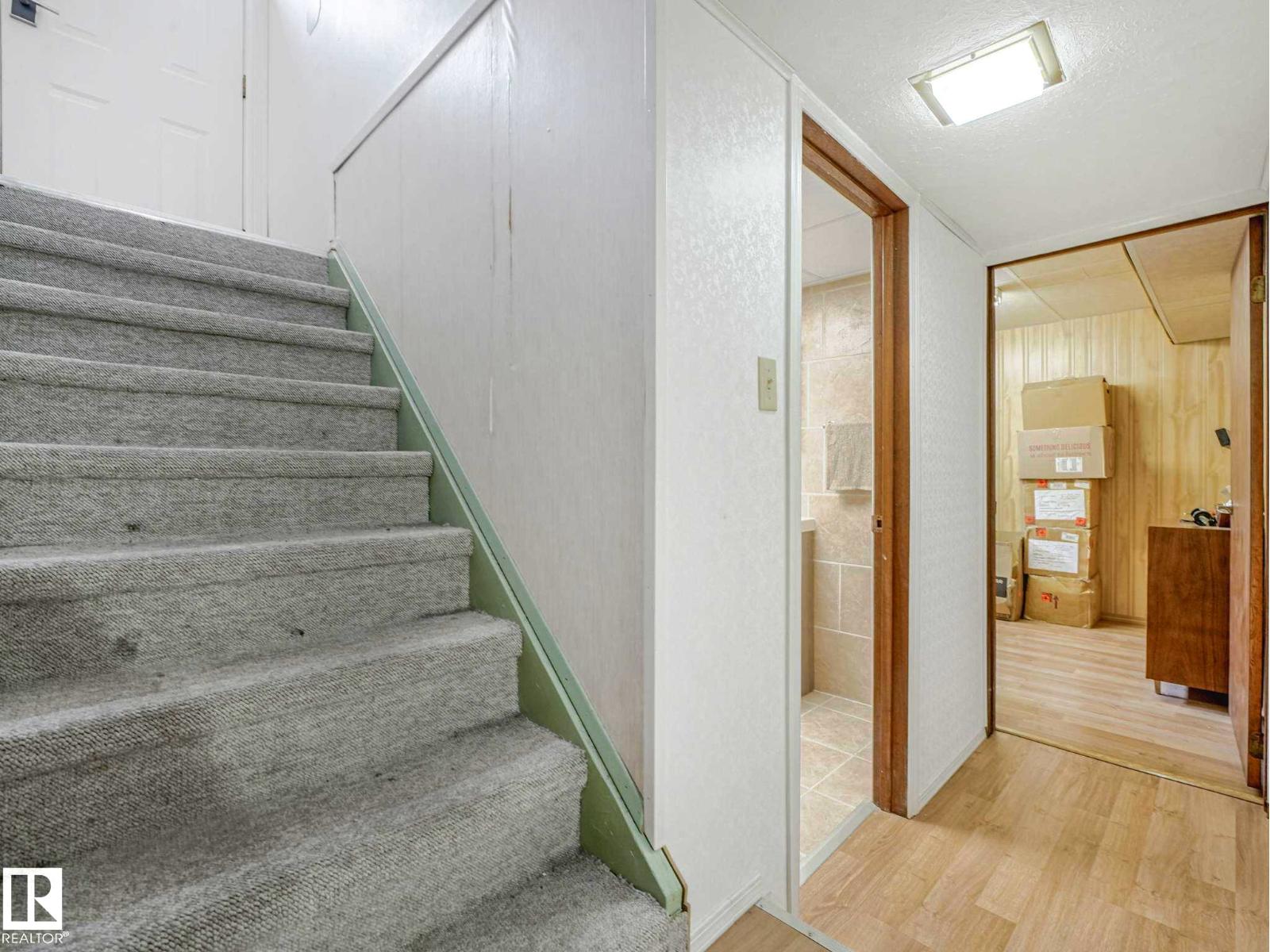 9528 151 AV NW - 35