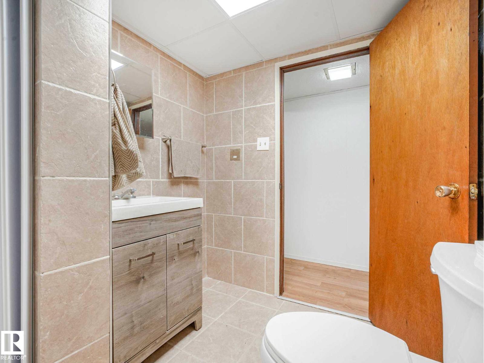 9528 151 AV NW - 36