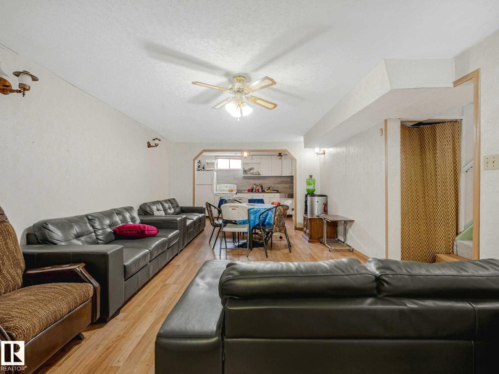 9528 151 AV NW - 39