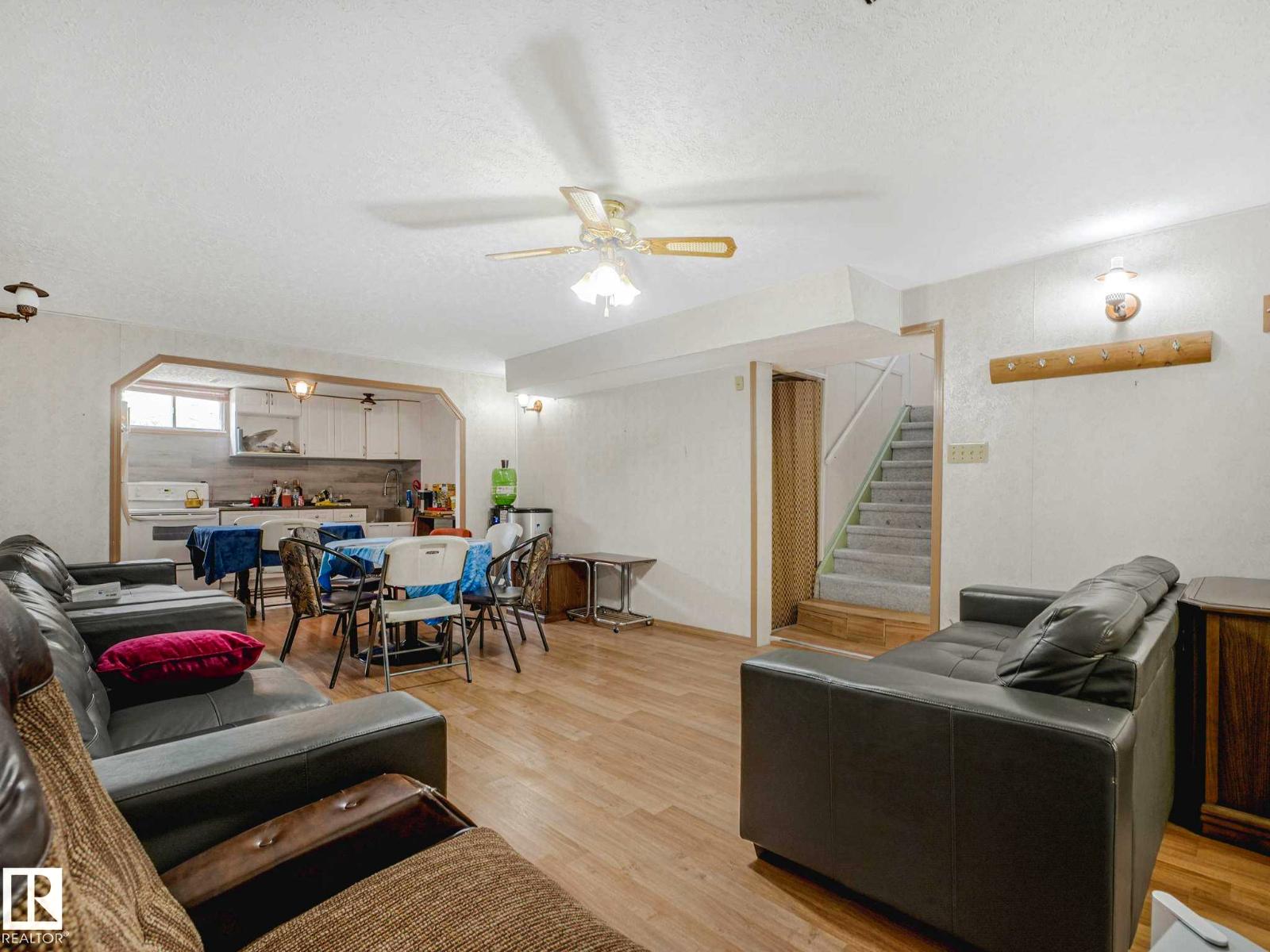 9528 151 AV NW - 40