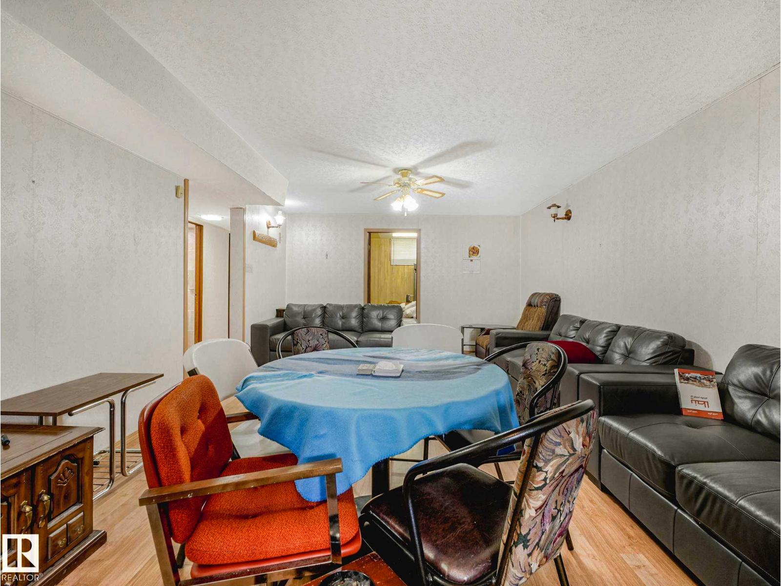 9528 151 AV NW - 42