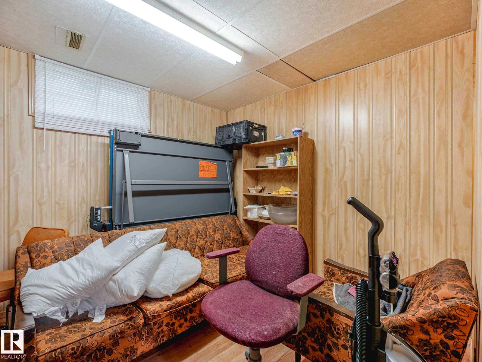9528 151 AV NW - 53
