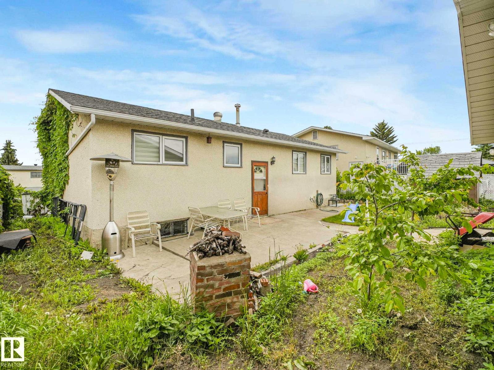 9528 151 AV NW - 55