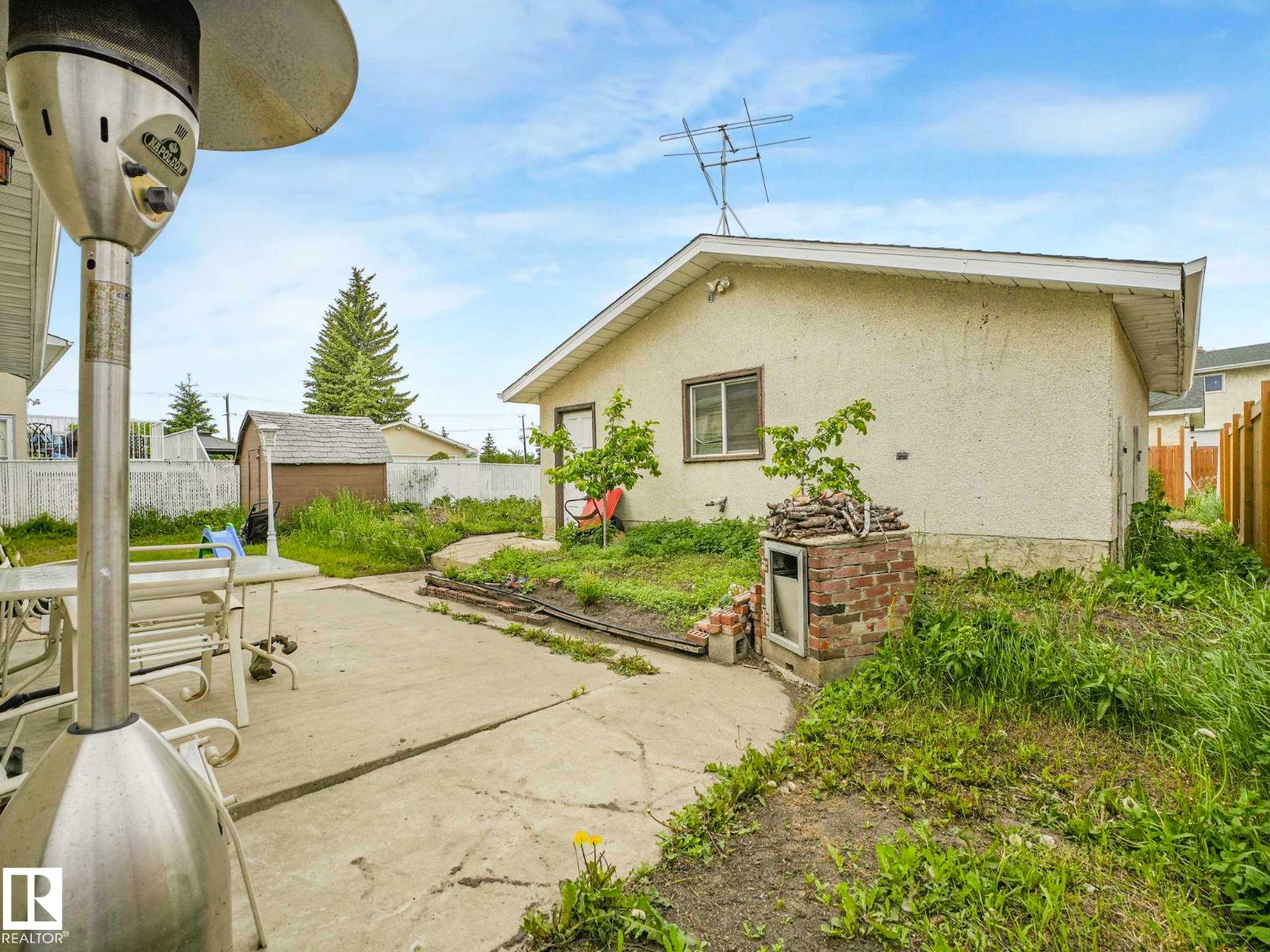 9528 151 AV NW - 56