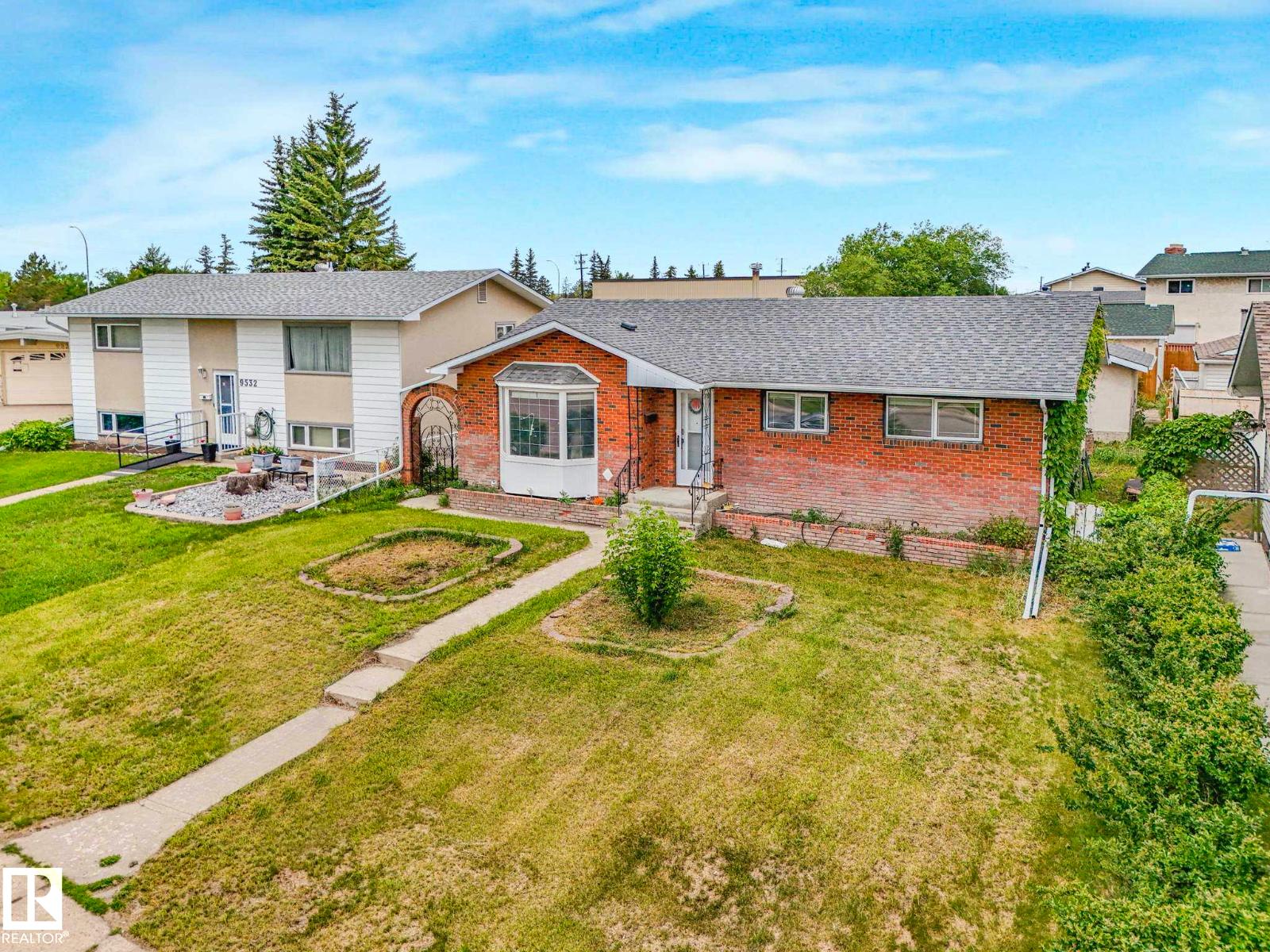 9528 151 AV NW - 7