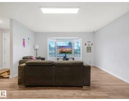 9528 151 Av Nw, Edmonton, AB T5E2R3 Photo 13