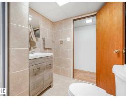 9528 151 Av Nw, Edmonton, AB T5E2R3 Photo 36