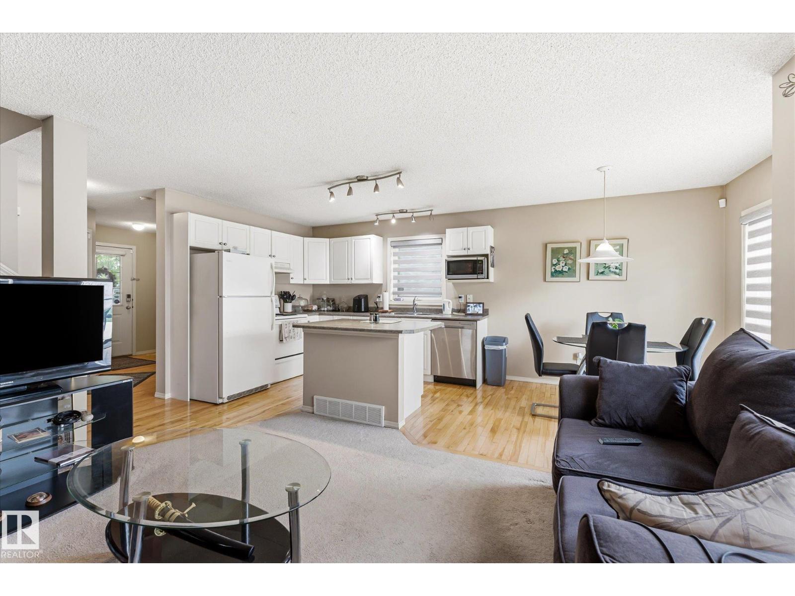 #37 4020 21 ST NW - 11