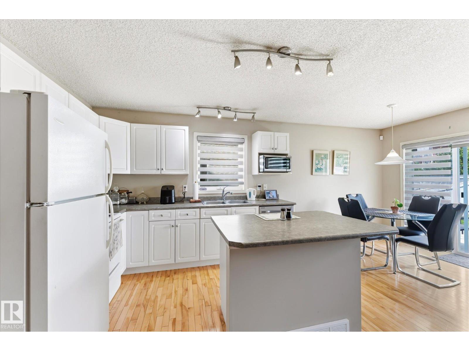 #37 4020 21 ST NW - 14