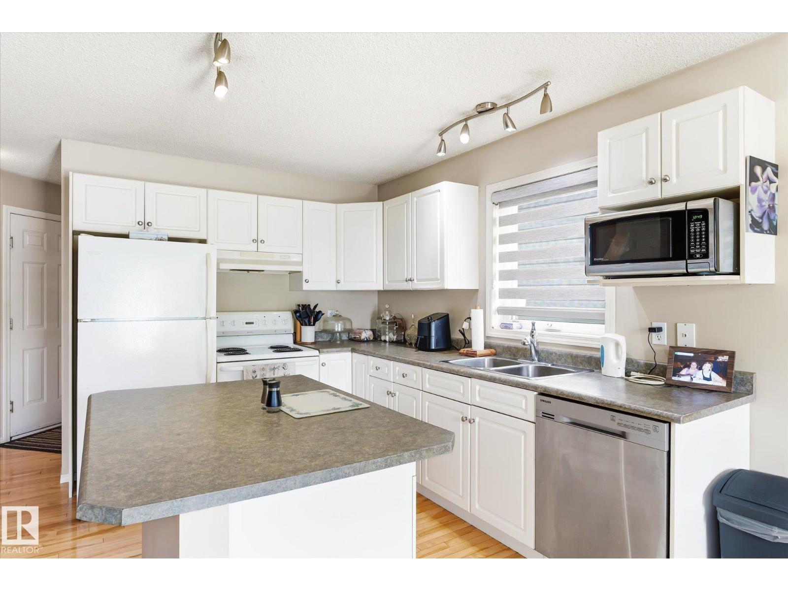 #37 4020 21 ST NW - 15