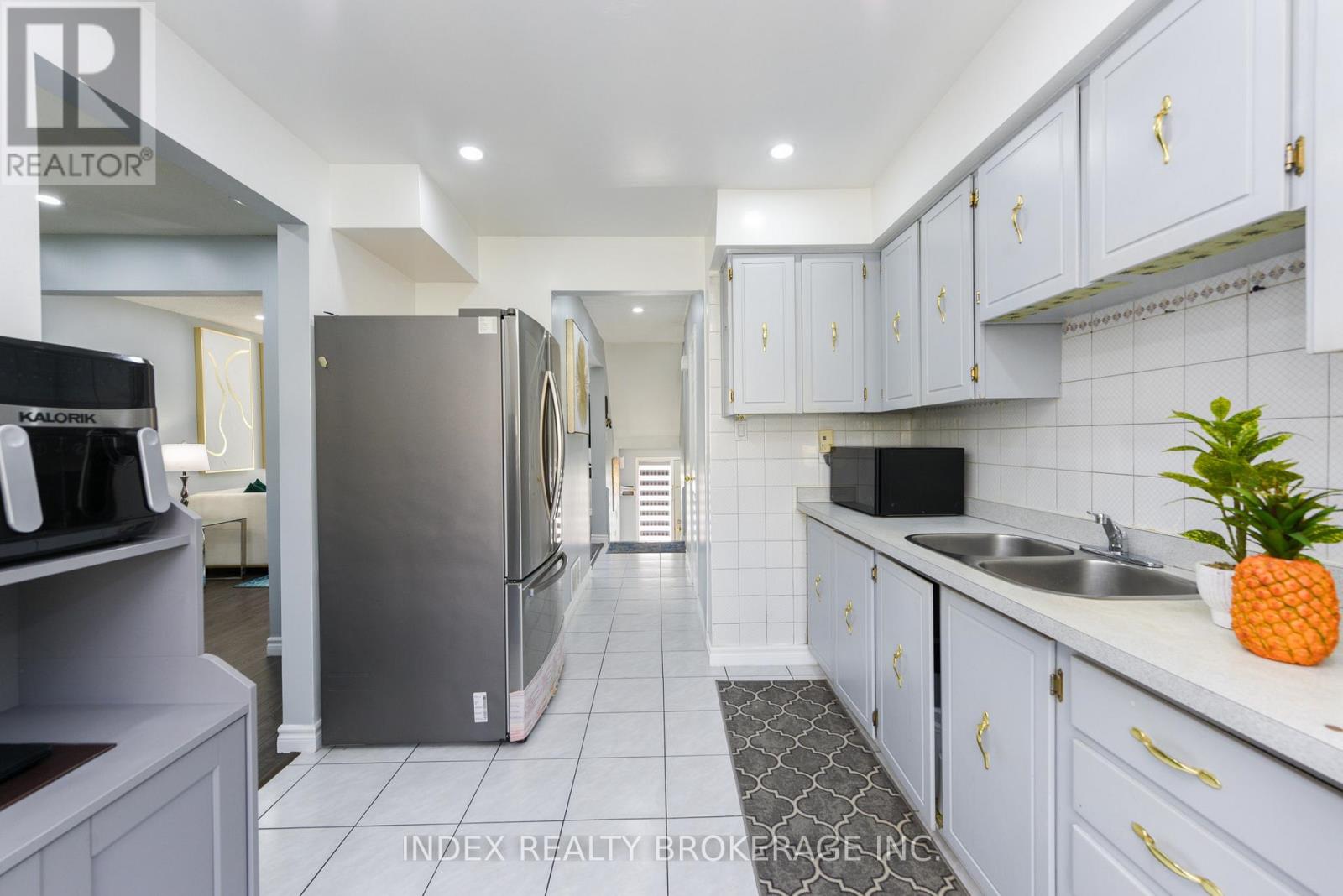 #50 7475 GOREWAY DRIVE - 22