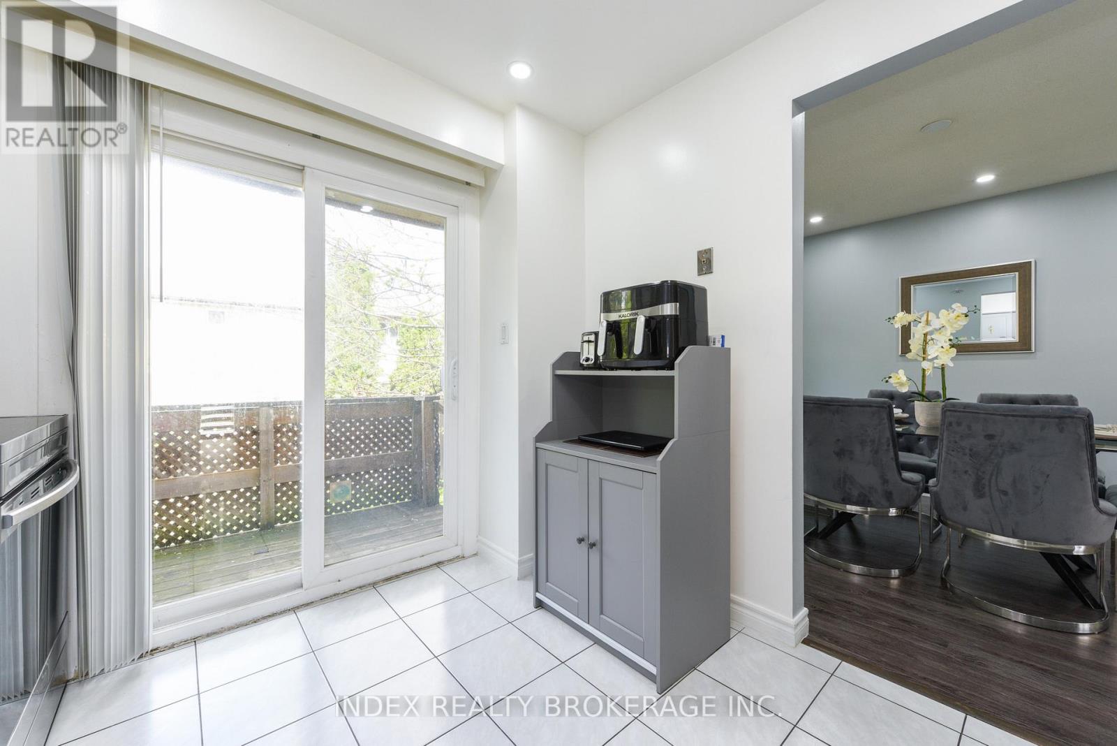 #50 7475 GOREWAY DRIVE - 23