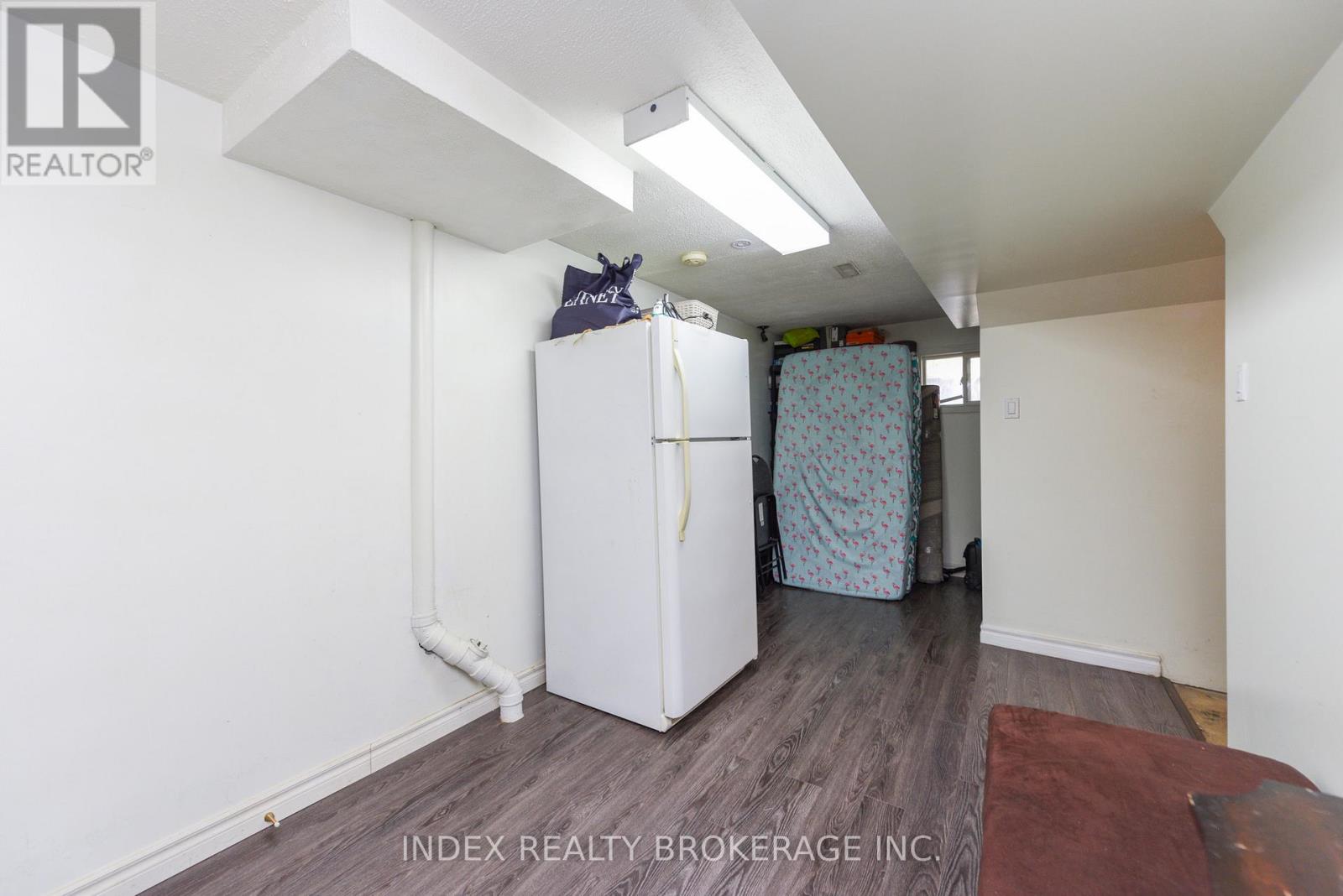 #50 7475 GOREWAY DRIVE - 44