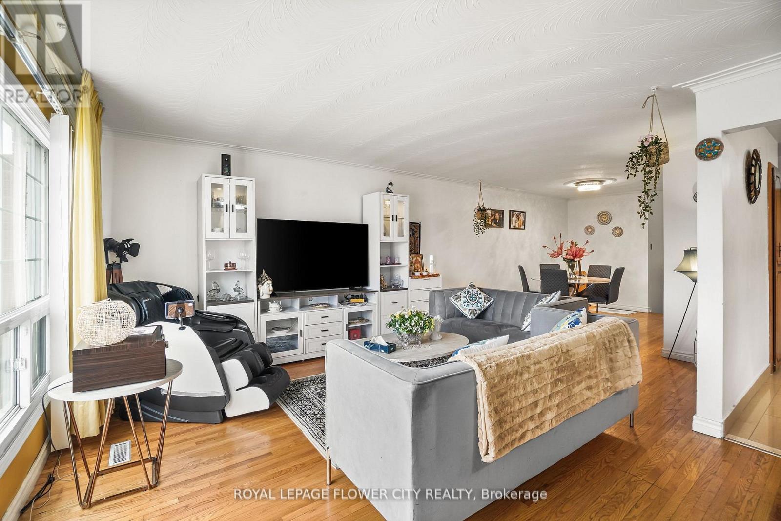 167 SHOREHAM DRIVE - 19