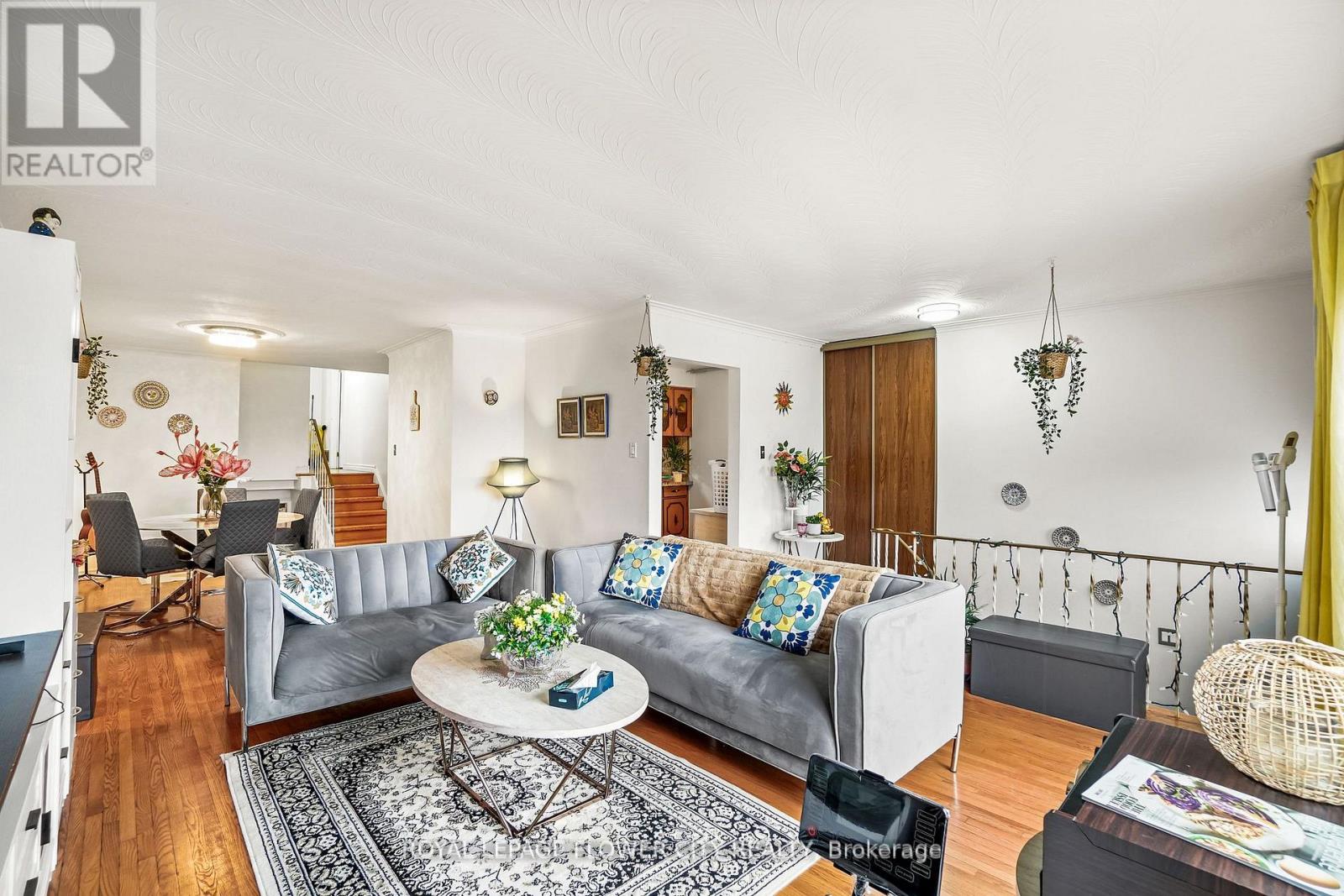 167 SHOREHAM DRIVE - 22