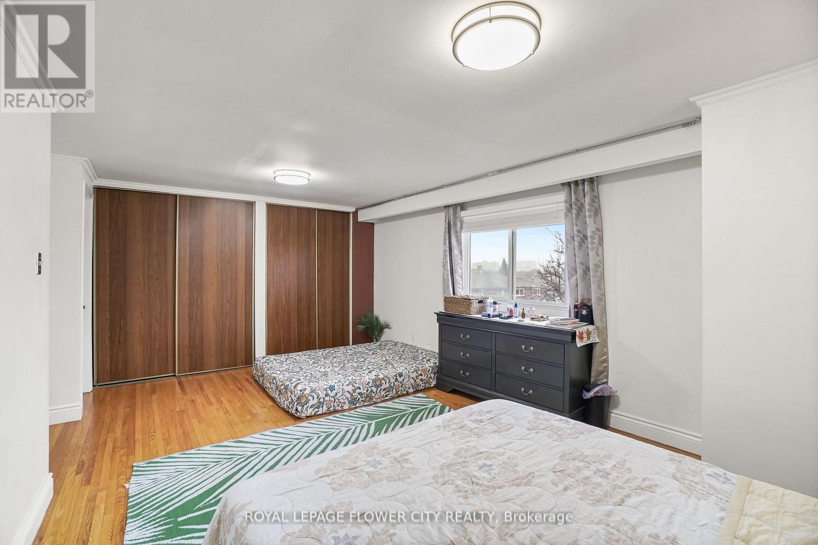 167 SHOREHAM DRIVE - 33