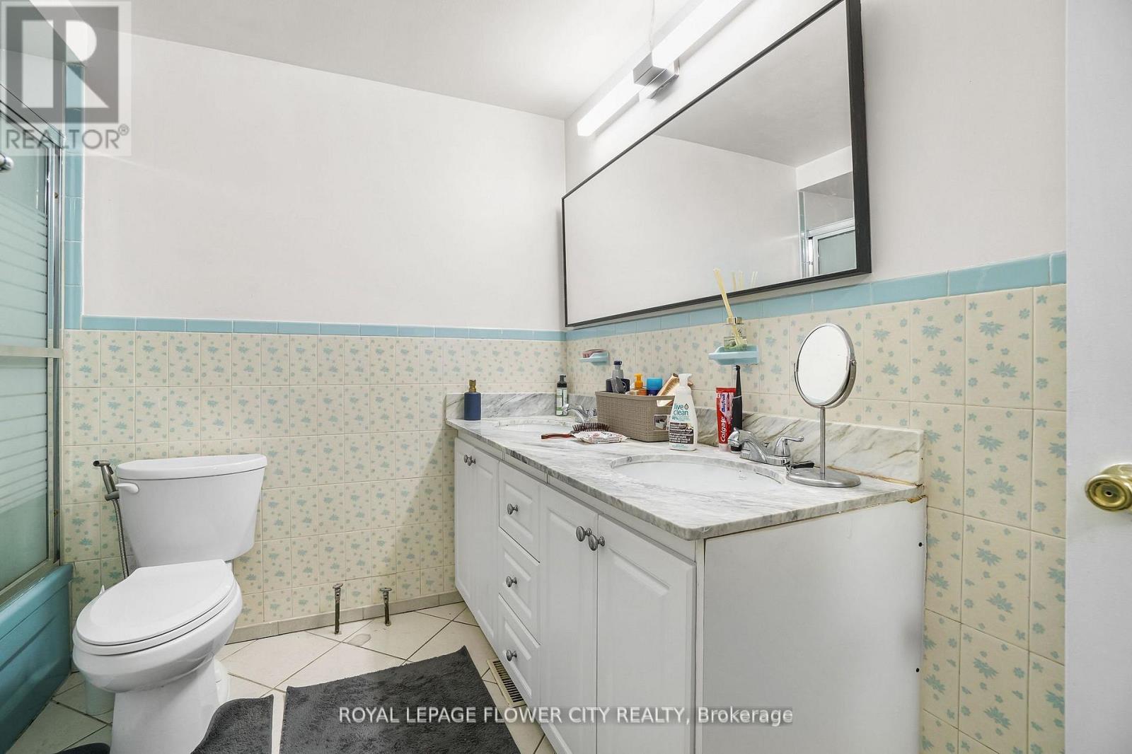 167 SHOREHAM DRIVE - 36