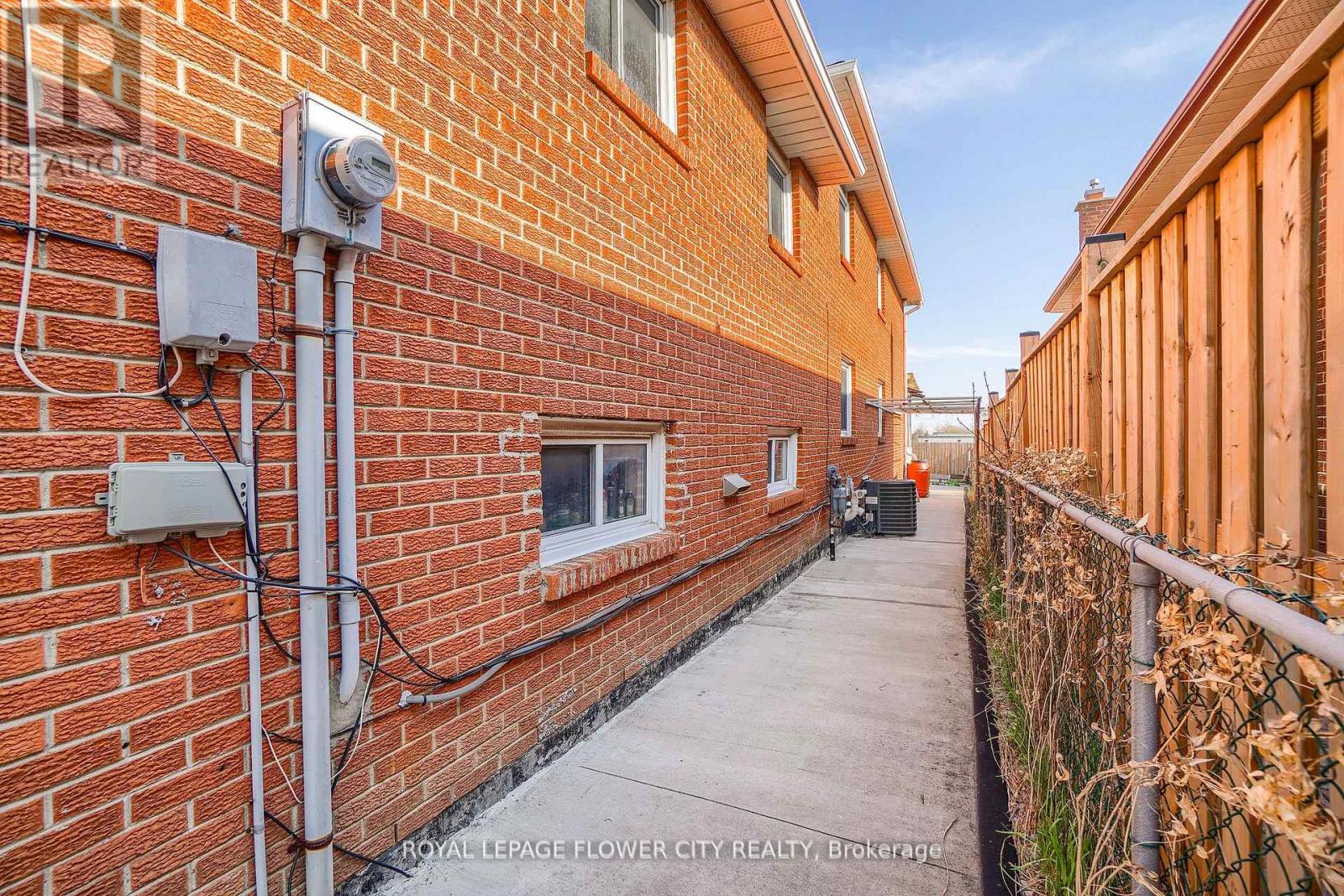 167 SHOREHAM DRIVE - 47