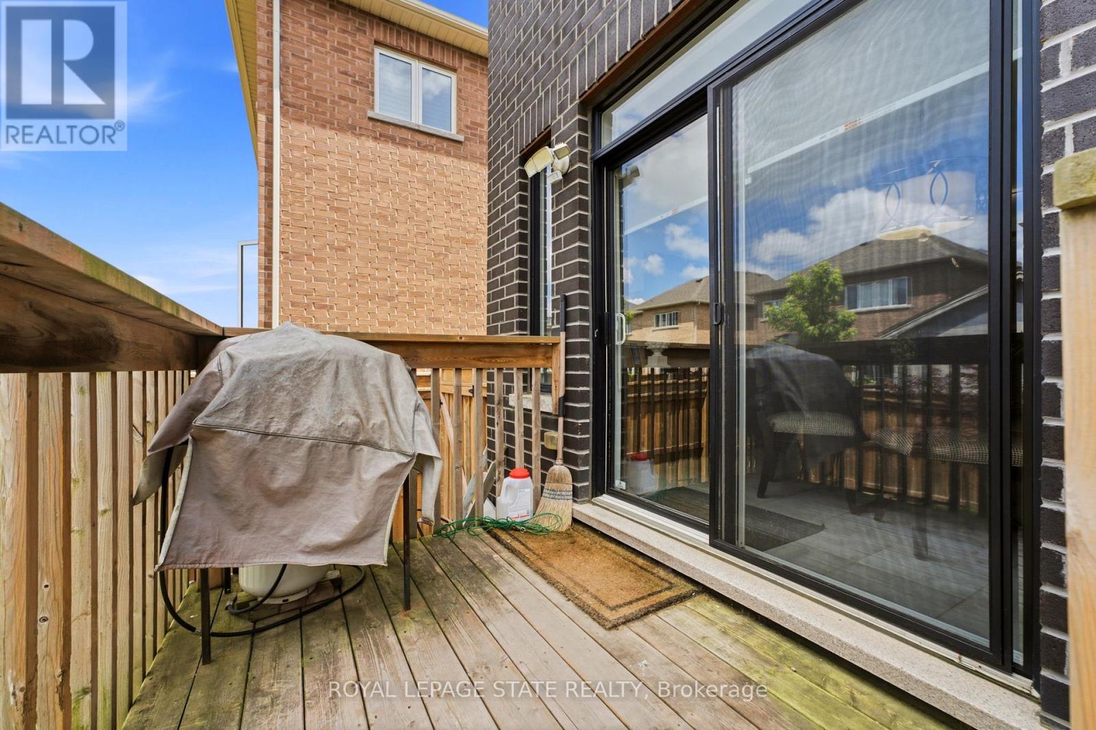 11 MORRISON DRIVE - 26
