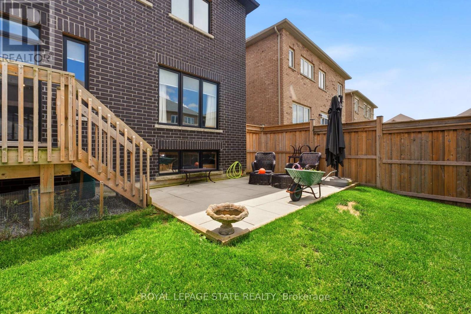 11 MORRISON DRIVE - 27