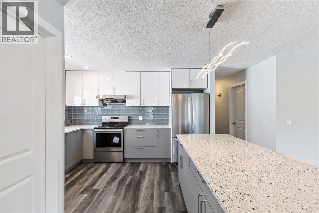 4528 40 Street NE - photo 5