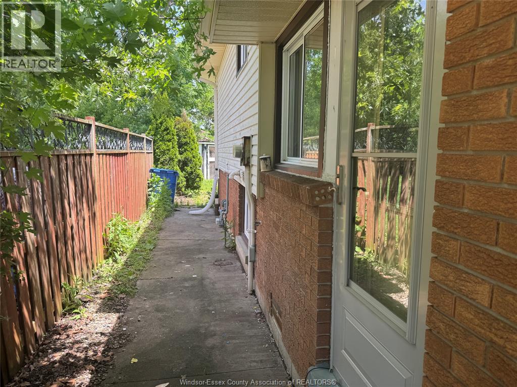2650 RIVARD AVENUE - 30
