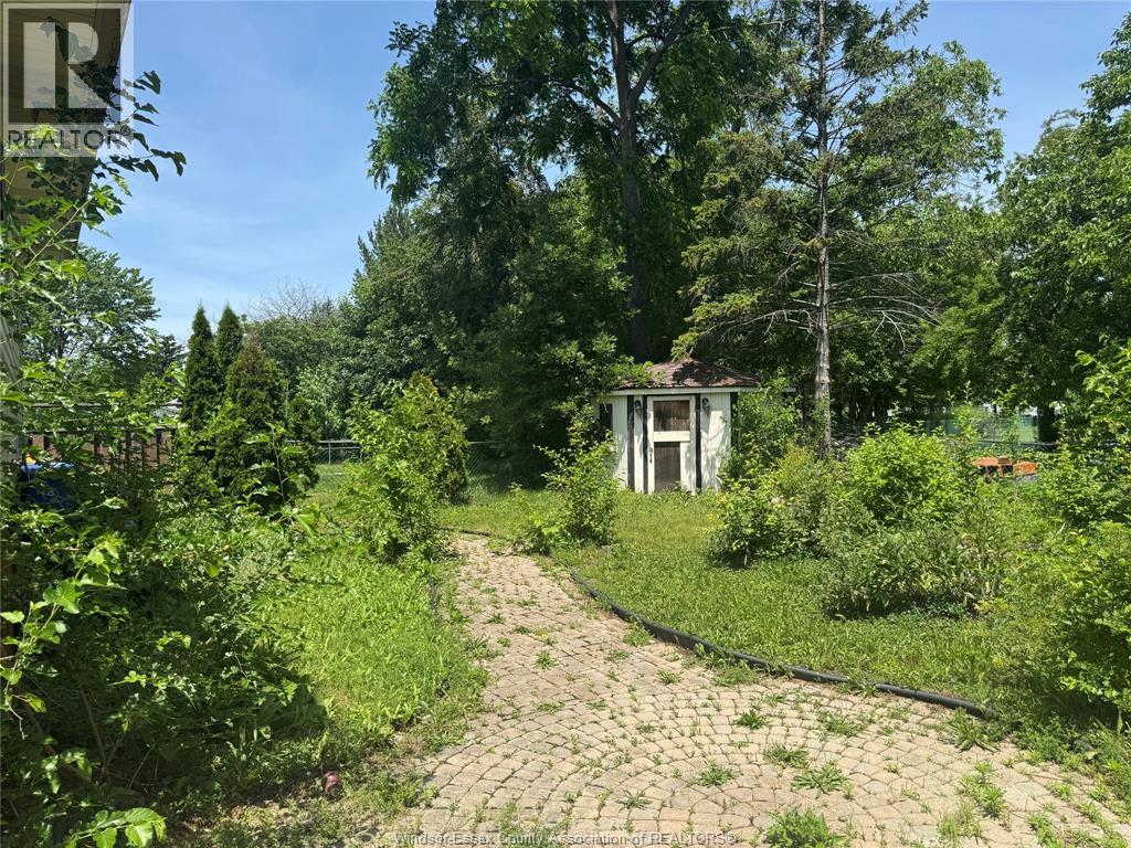 2650 RIVARD AVENUE - 33