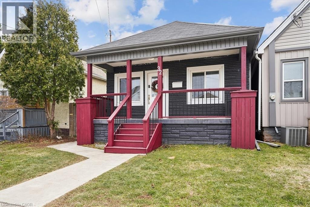 32 ALLAN Avenue - 1