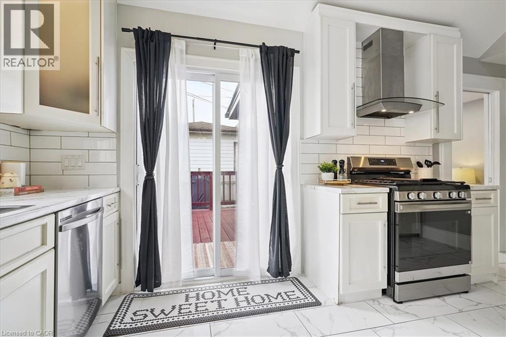32 ALLAN Avenue - 12
