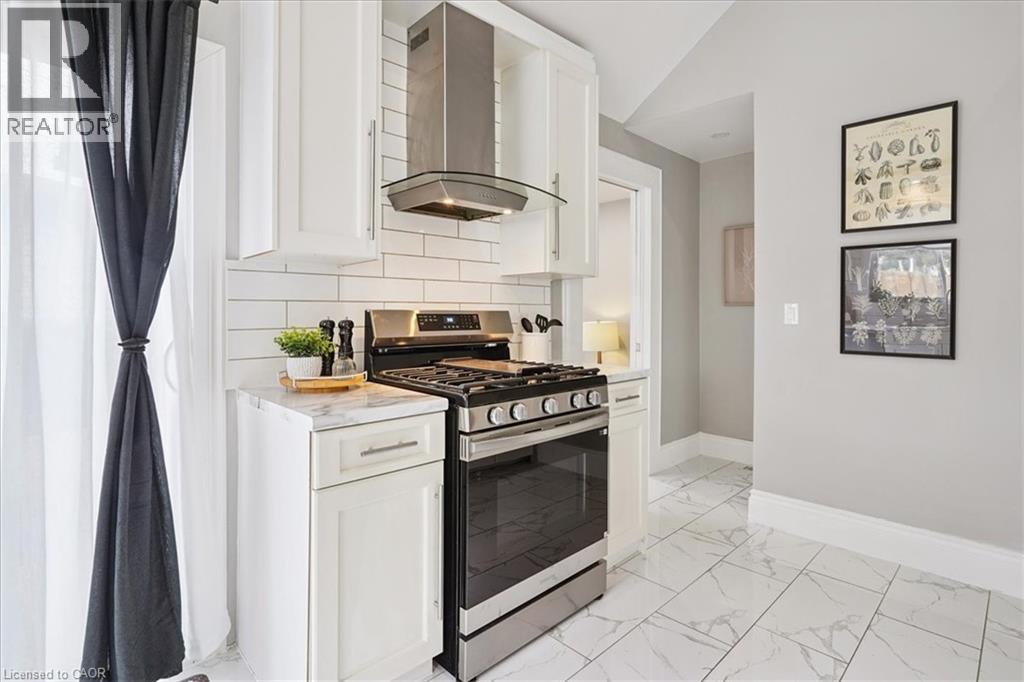 32 ALLAN Avenue - 14