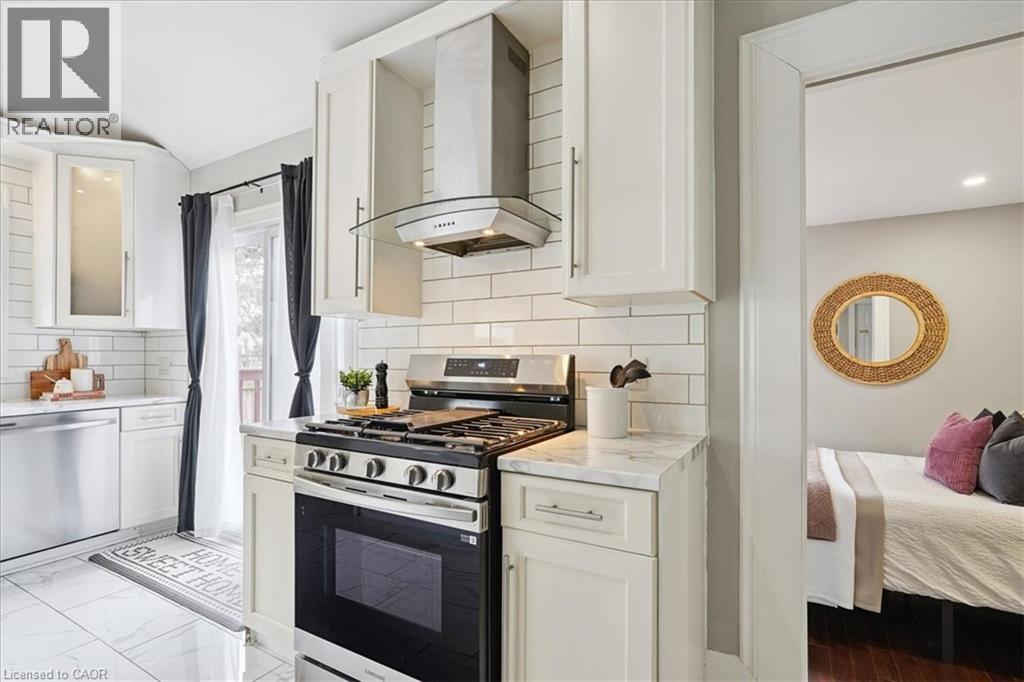 32 ALLAN Avenue - 15