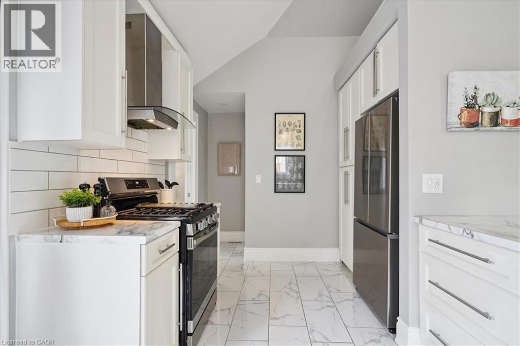 32 ALLAN Avenue - 16
