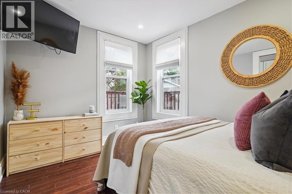 32 ALLAN Avenue - 21