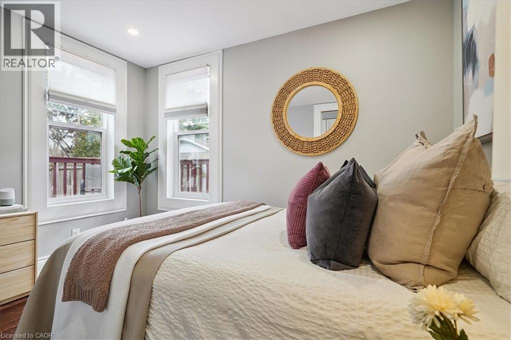32 ALLAN Avenue - 22