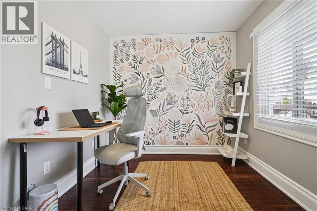 32 ALLAN Avenue - 24