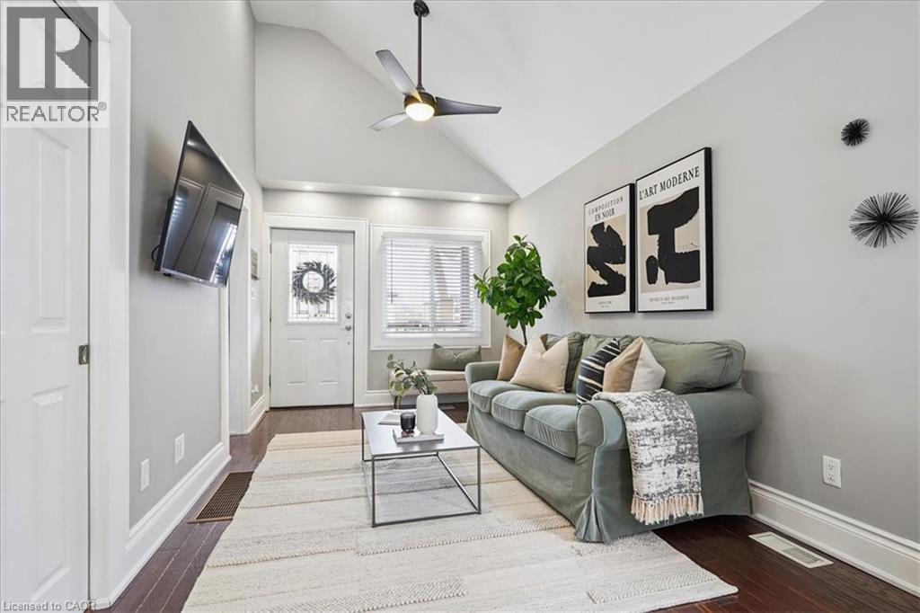 32 ALLAN Avenue - 4