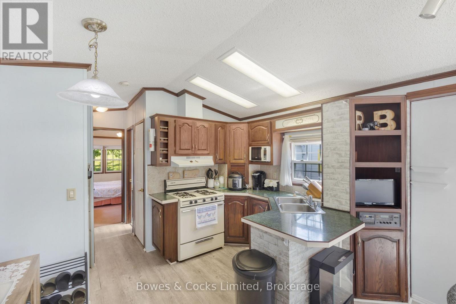 13 TRILLIUM DRIVE - 11