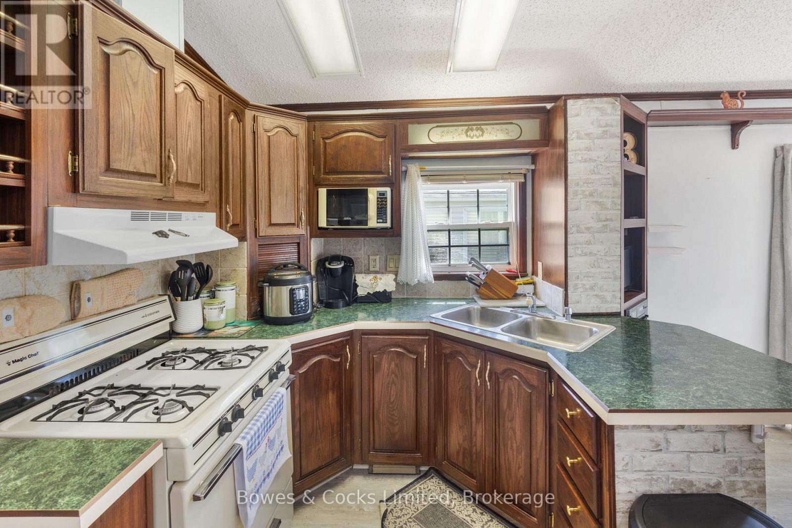 13 TRILLIUM DRIVE - 12
