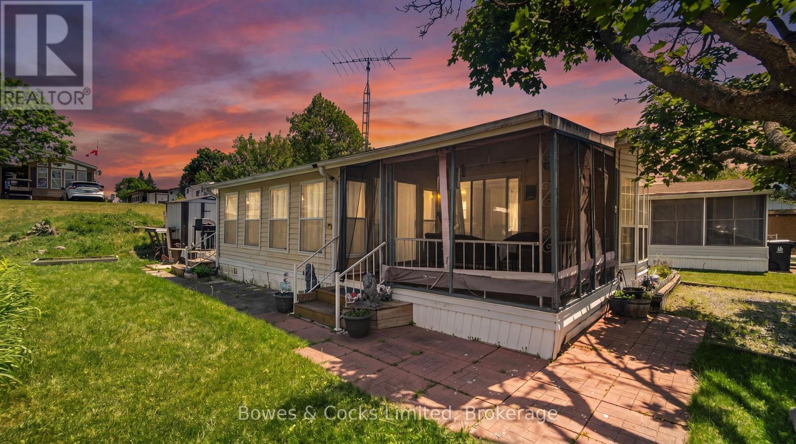 13 TRILLIUM DRIVE - 2