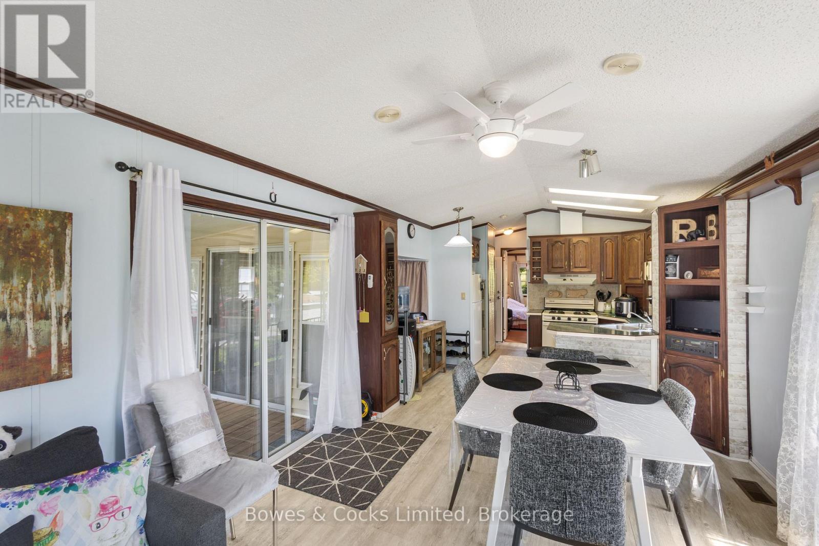 13 TRILLIUM DRIVE - 9