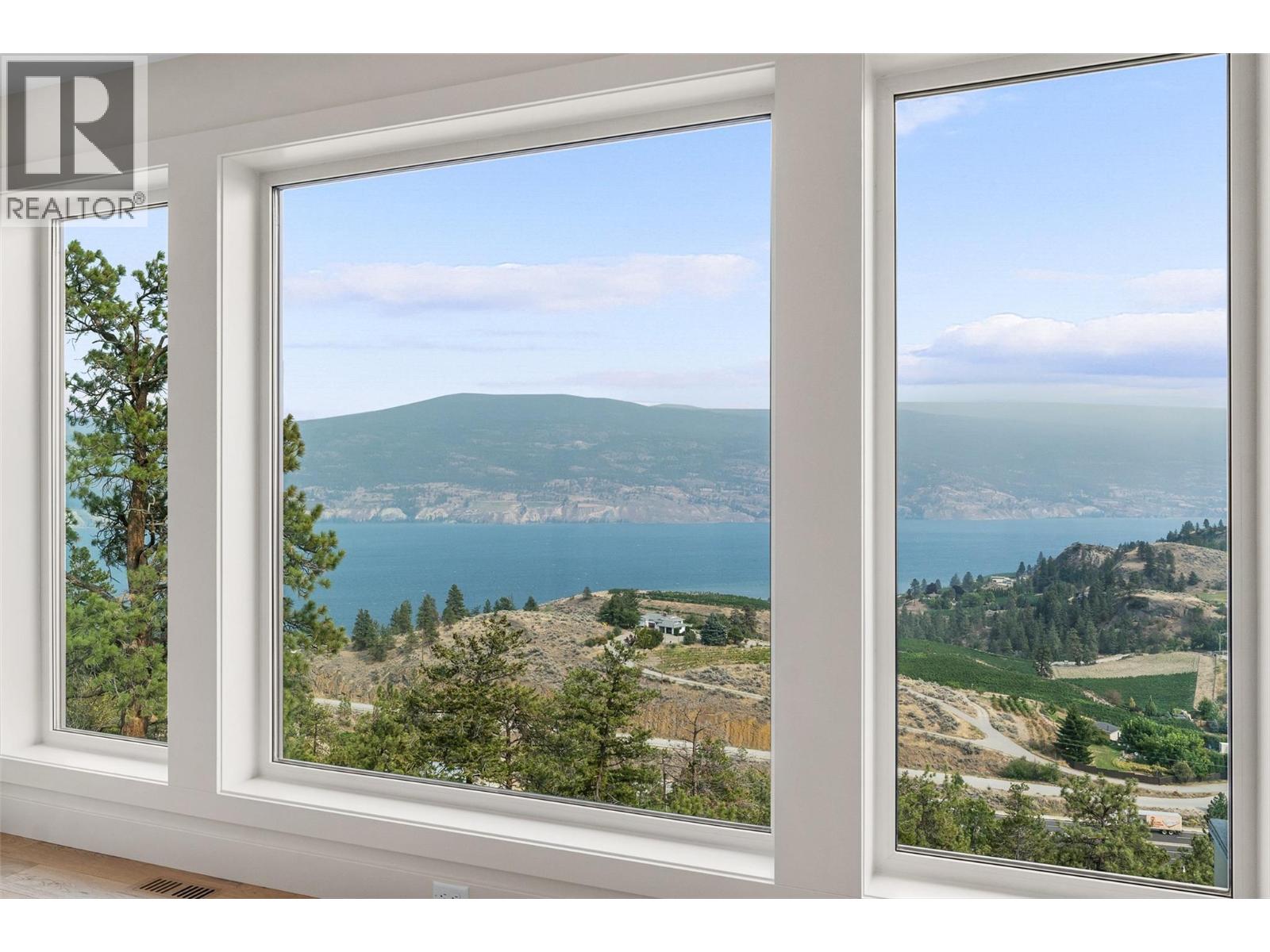 18697 Mckenzie Court, Summerland