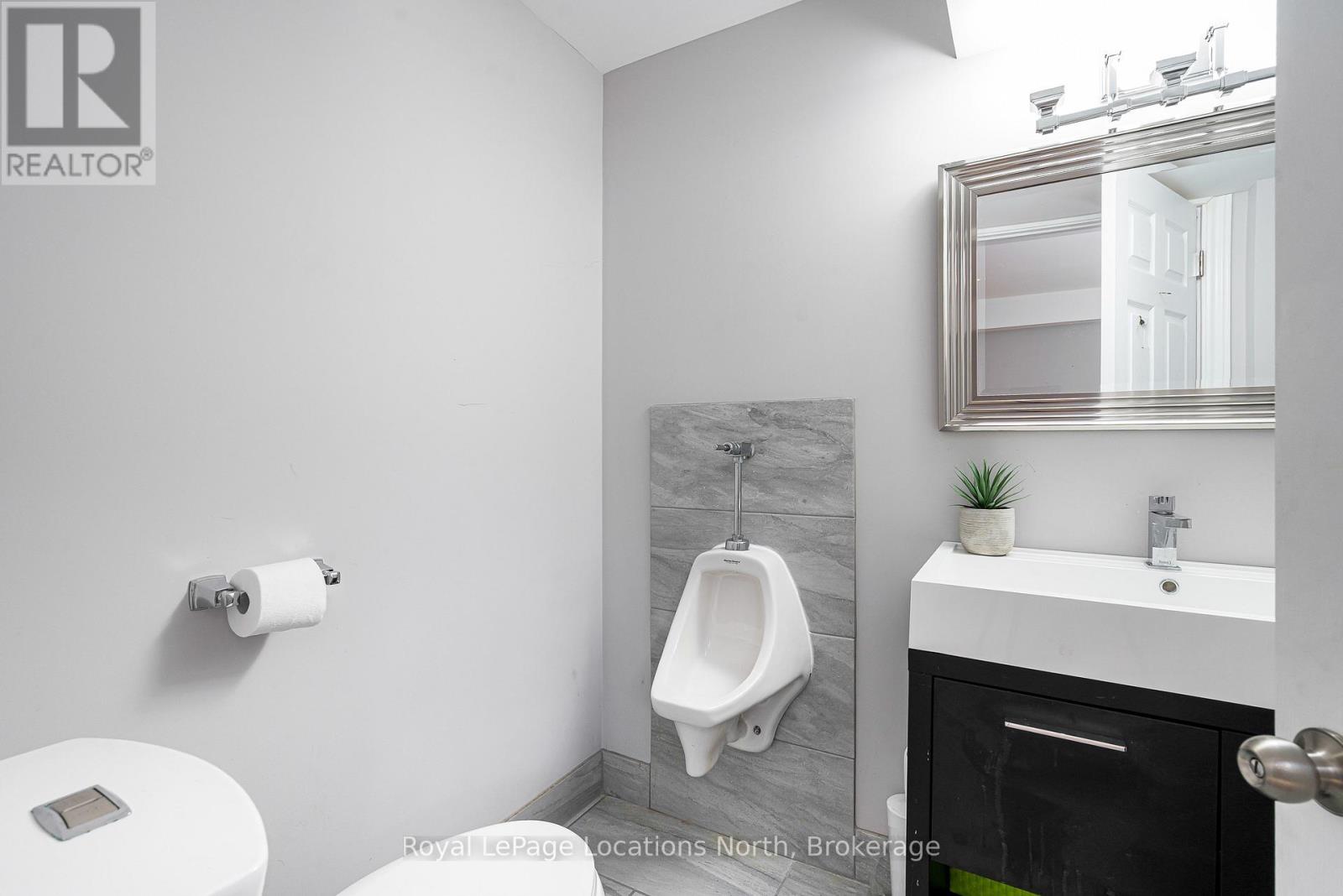 12 PATTON STREET - 32