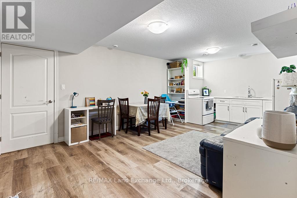 360 DEVONSHIRE ROAD - 40