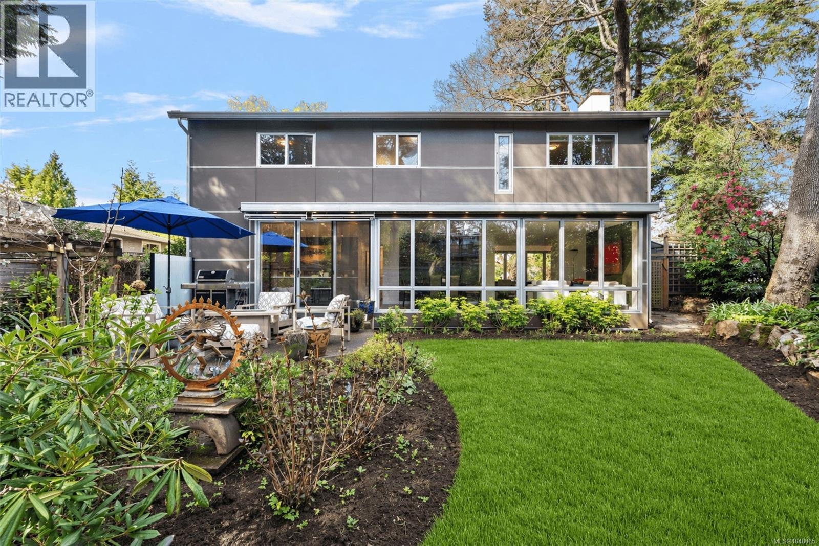 929 Redfern St - 28