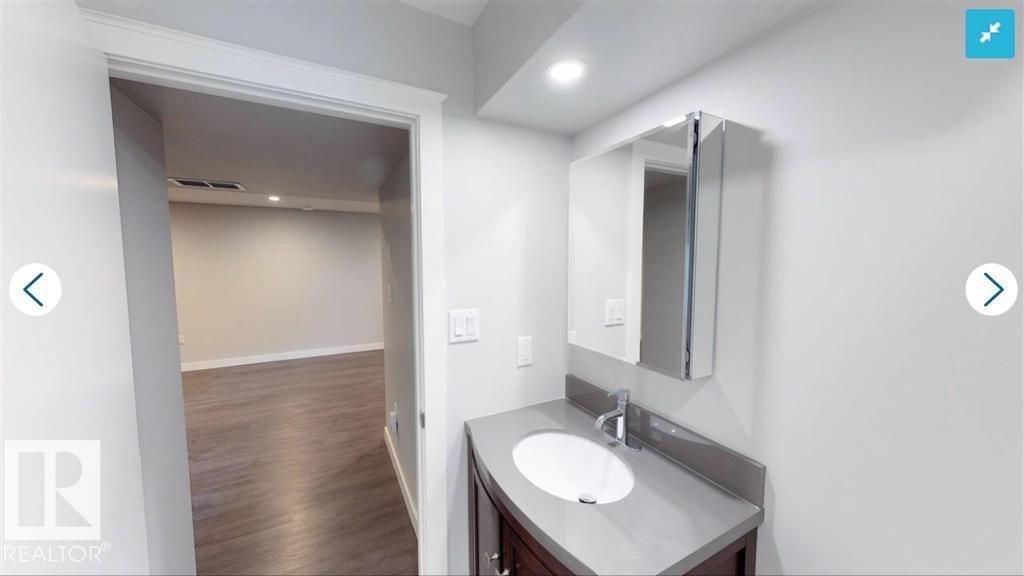 11227 40 AV NW - 39