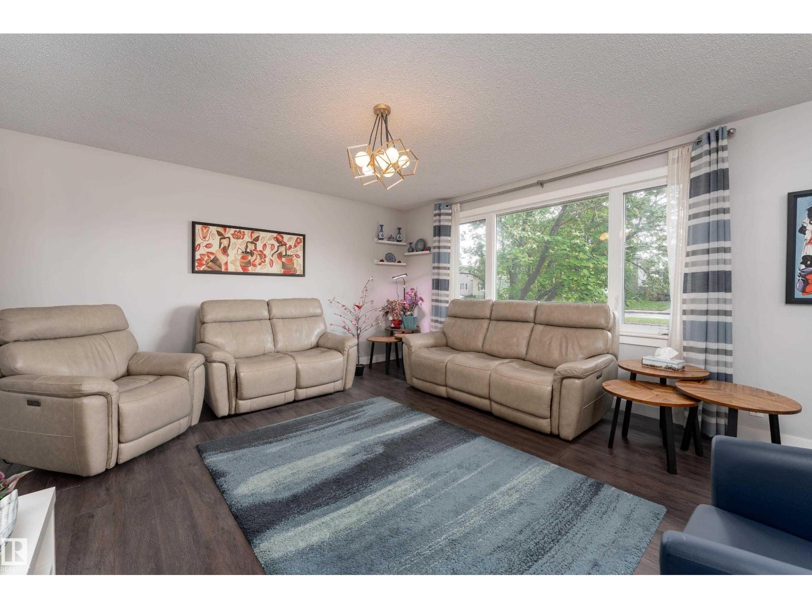 11227 40 AV NW - 4