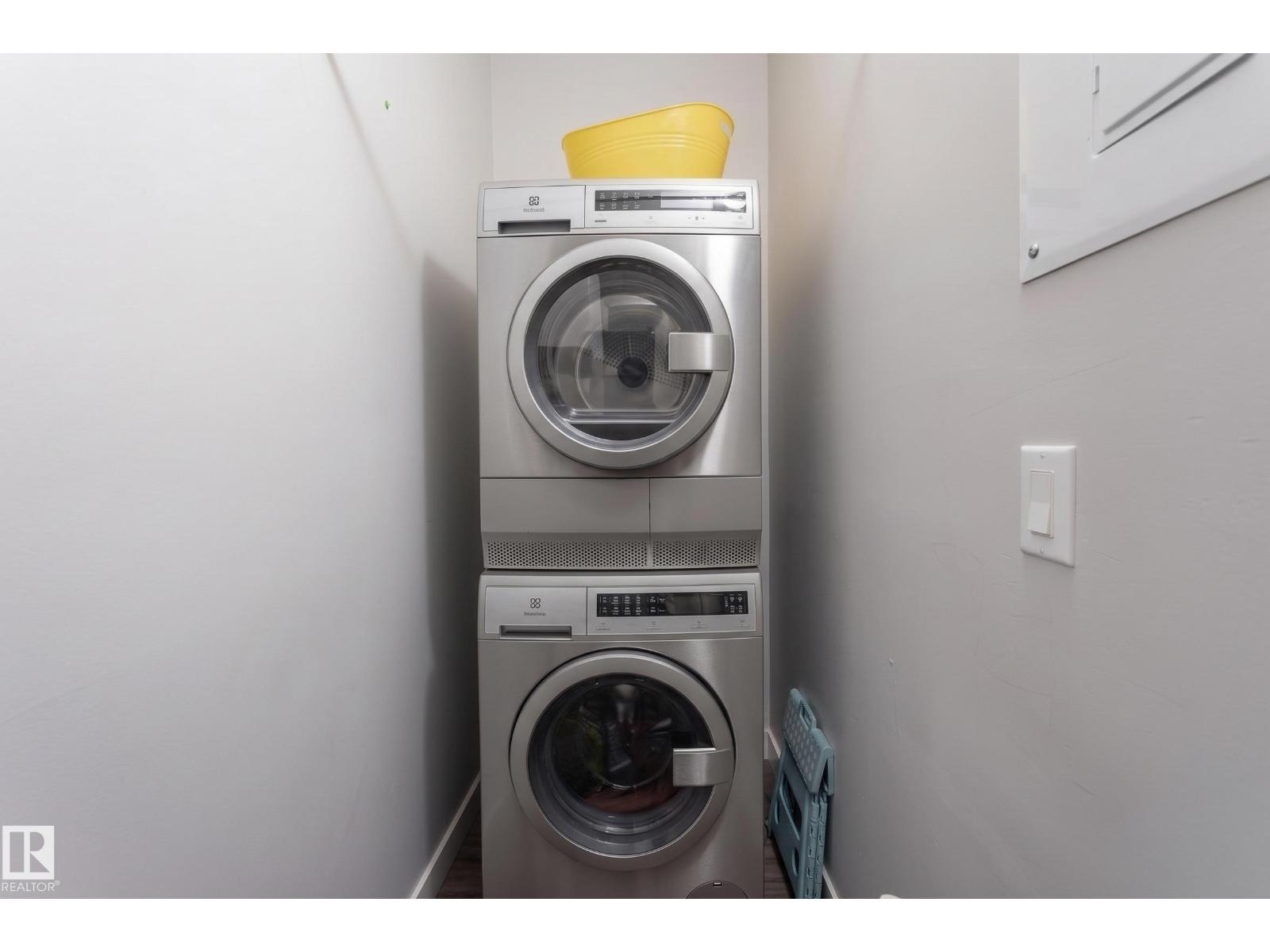 11227 40 AV NW - 22
